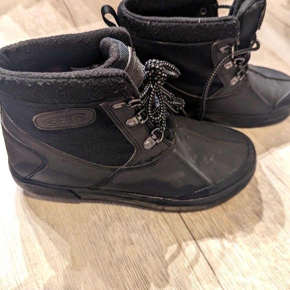 Keen; thermal boots winter/waterproof sz6 - Picture 2 of 4